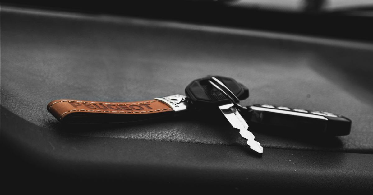 Hyundai car key fob — Corona Del Mar Locksmith Inc