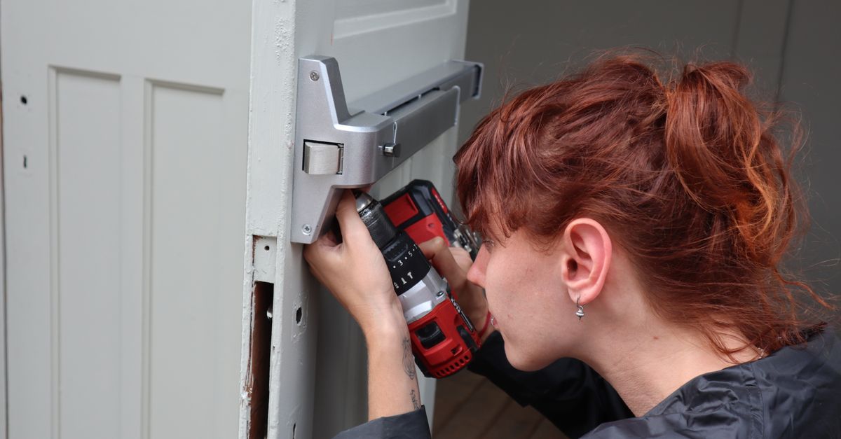 locksmith service technician — Corona Del Mar Locksmith Inc