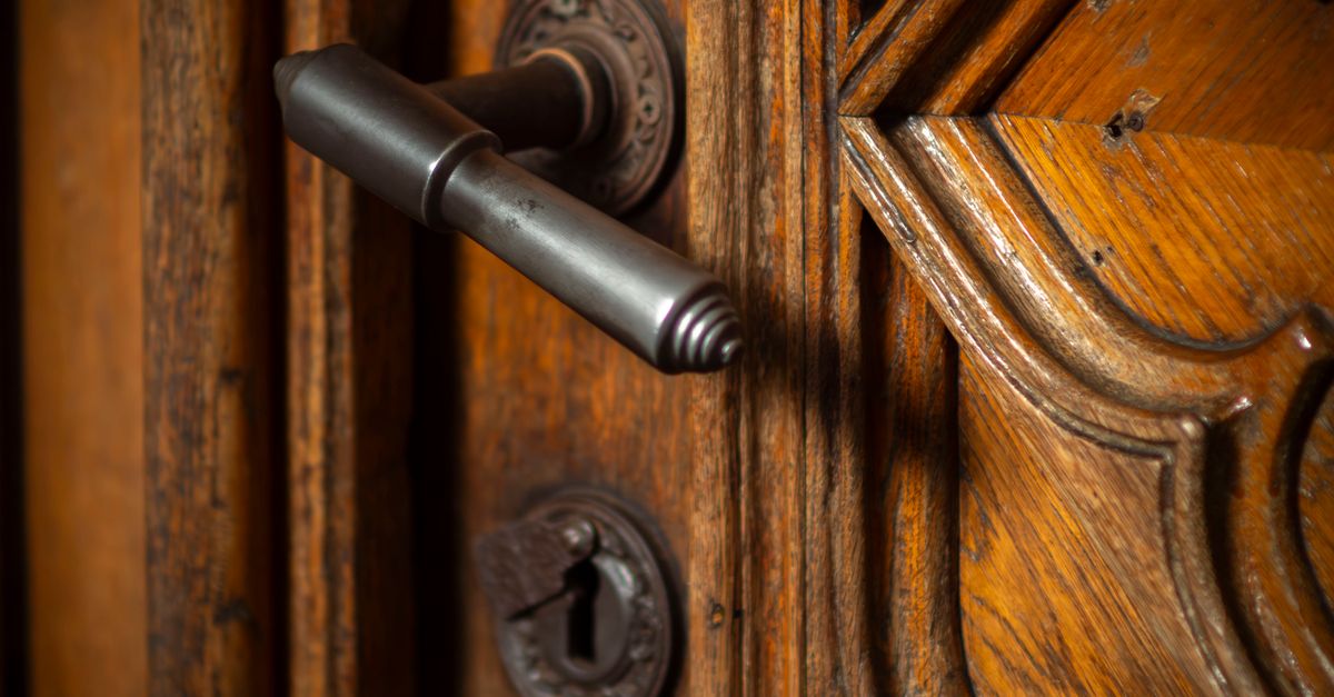 Door Knob Lock Installation: Choosing the Right Hardware for Your Home or Business — Corona Del Mar Locksmith Inc
